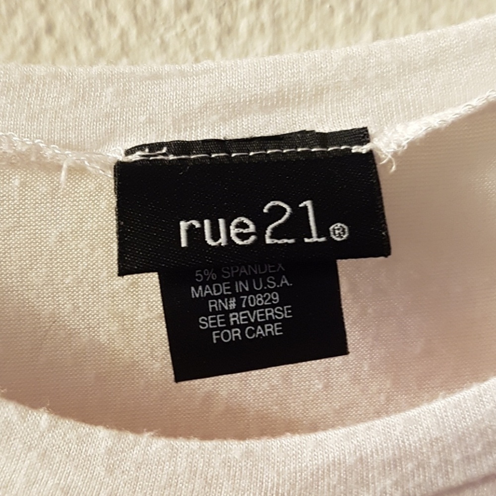 Rue 21 sheer logo crop - Picture 2 of 4